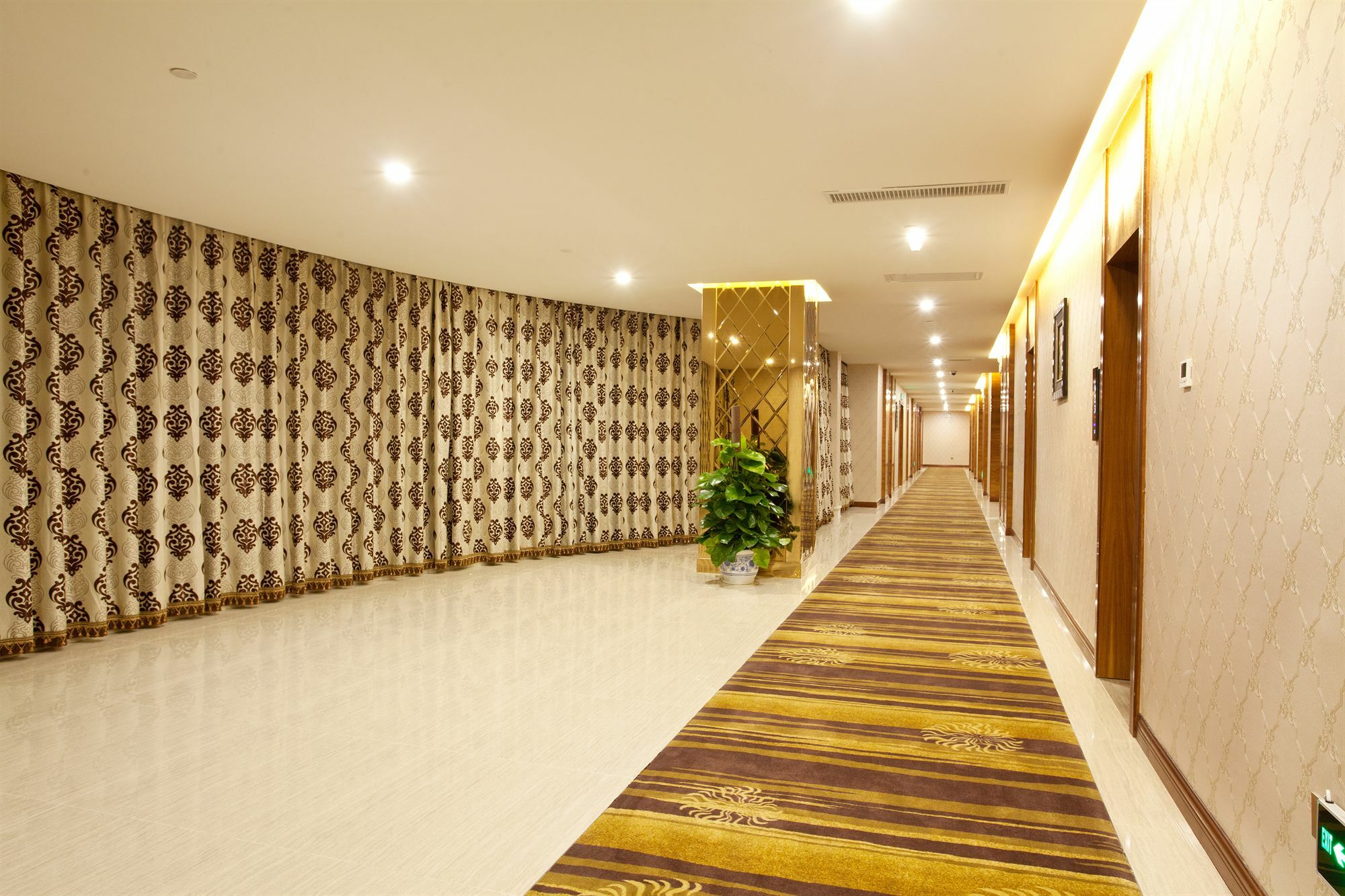 Oubon International Hotel Canton Extérieur photo